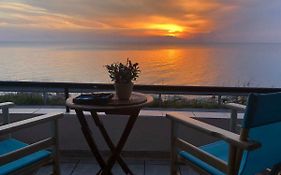 Superior, Comfortable Seaside Home With Amazing View